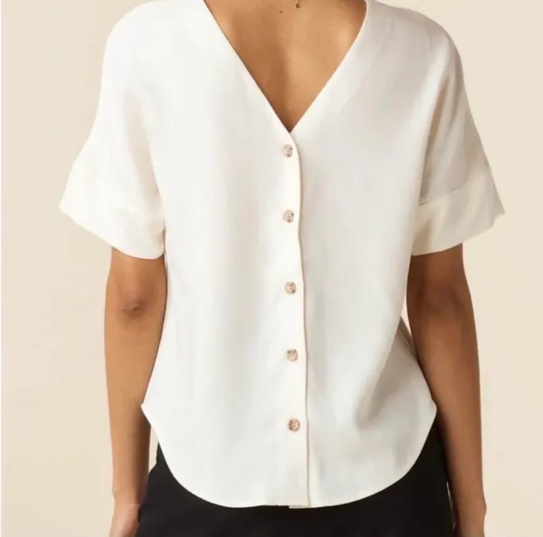 Vetta Women’s The Textured Girlfriend Shirt in New Ivory S Linen Minimalist - Image 3