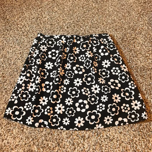 Hollister‎ California Black White Floral Print Ultra High Rise Mini Skirt - Image 6
