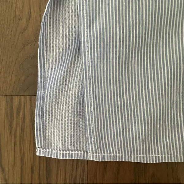 Vince Linen Blend Split Back Boxy Pinstripe Button Down Shirt Blue and White M - Image 5