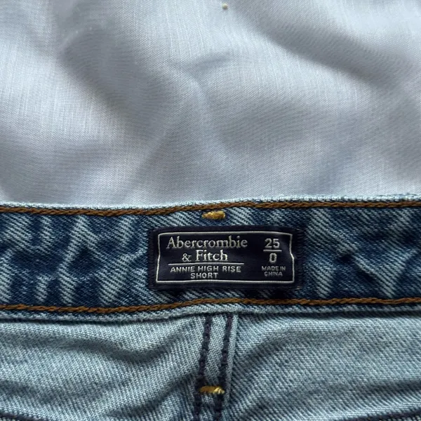 Abercrombie & Fitch Annie High Rise Short - Image 8