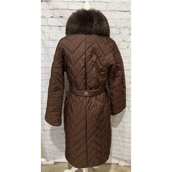 Monica Milano Brown Quilted knee-length, belted puffer coat with a fur collar 4 - Image 5