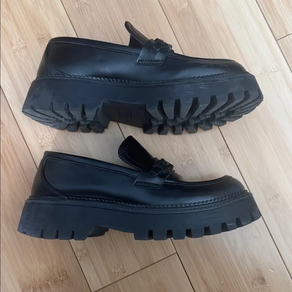 Steve Madden Barris Lug Sole Loafer - Image 2