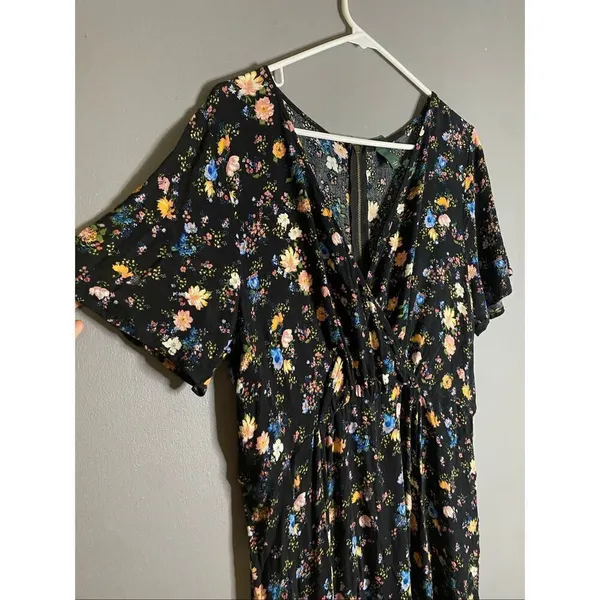 Wild Fable Floral Crop Jumpsuit Short Sleeve Size Large NWOT - Image 3