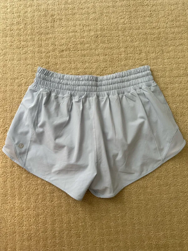 Lululemon Hotty hot high rise 2.5 - Image 2
