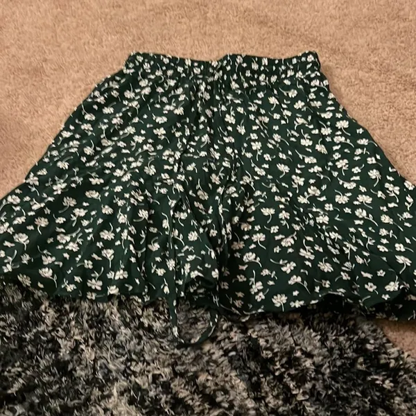 Princess Polly‎ green floral skirt 0 - Image 3