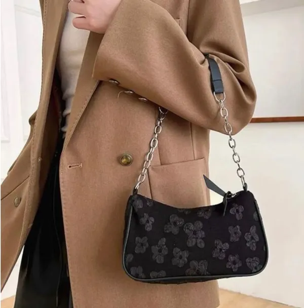 Urban Outfitters shoulder bag - Image 4