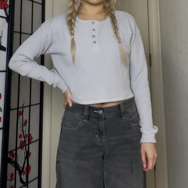 Light Grey Gray Waffle-Knit Cropped Long-Sleeve Henley Button-Up Top | Forever 21 - Image 2