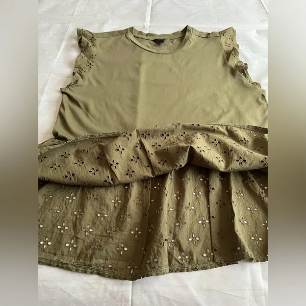 Ann Taylor‎ Olive Eyelet Peplum Ruffle-Sleeve Top - Image 7