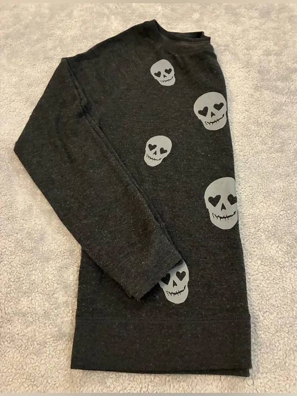 Women’s Live Love & Dream Black Crewneck with Gray and Peach Skull Prints Size M - Image 4