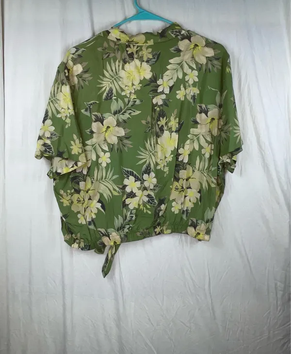 American Eagle Hawaiian Top Crop - Image 2