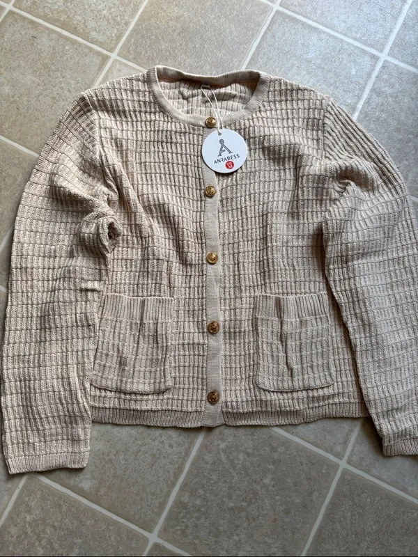 Women's Cream Button - Image 4