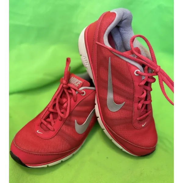 Nike Air Total Core Training Red/Silver Size 7 Womens Logo‎ Lace Up EUC - Image 3