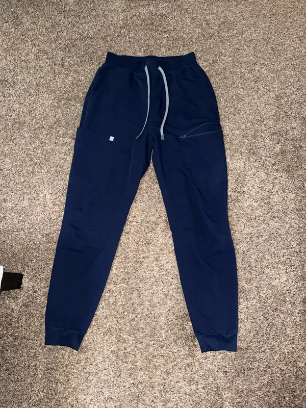 Fabletics Scrubs Set - Image 3