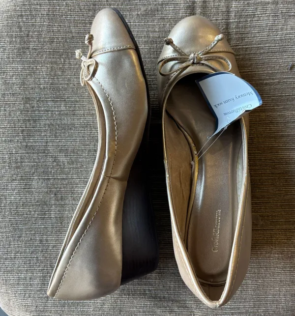 Croft & Barrow Women’s Gold Close-Toed Wedge - Image 2