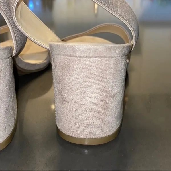Liz Claiborne Nude Heeled Sandals‎ Size 6M B12B - Image 6
