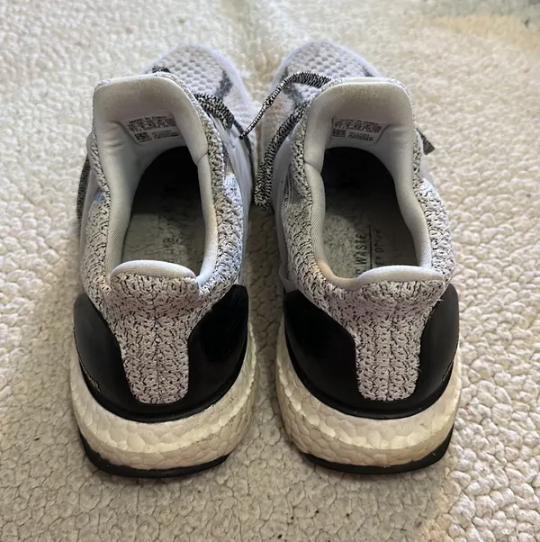 UltraBOOST 5.0 DNA Running Sneakers - Image 4