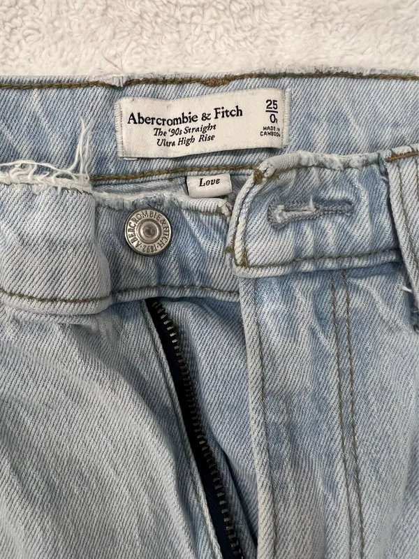 Abercrombie 90s Ultra High-Rise Straight Curve Love - Image 2