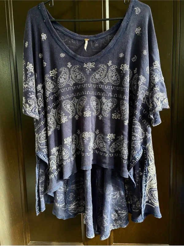 EUC Free People No Matter What High/Low Paisley Top Blue Oversized Small - Image 5