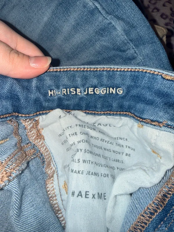 American Eagle Light Wash High Rise Jeggings - Image 5
