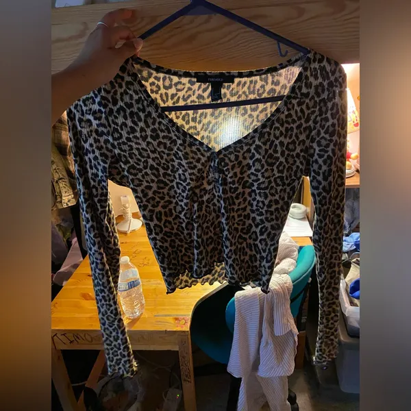 Forever 21 Cheetah Print Long Sleeve Top - Image 4