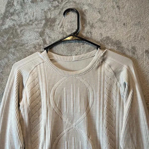 Lululemon Rest Less Pullover Heathered Silver Gray Long Sleeve Size 6‎ - Image 6