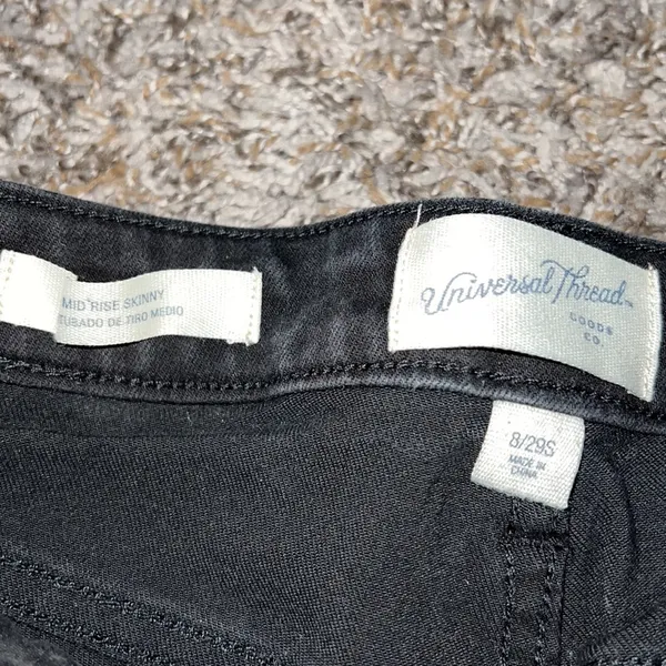 Universal Threads mid rise black skinny jeans - Image 3