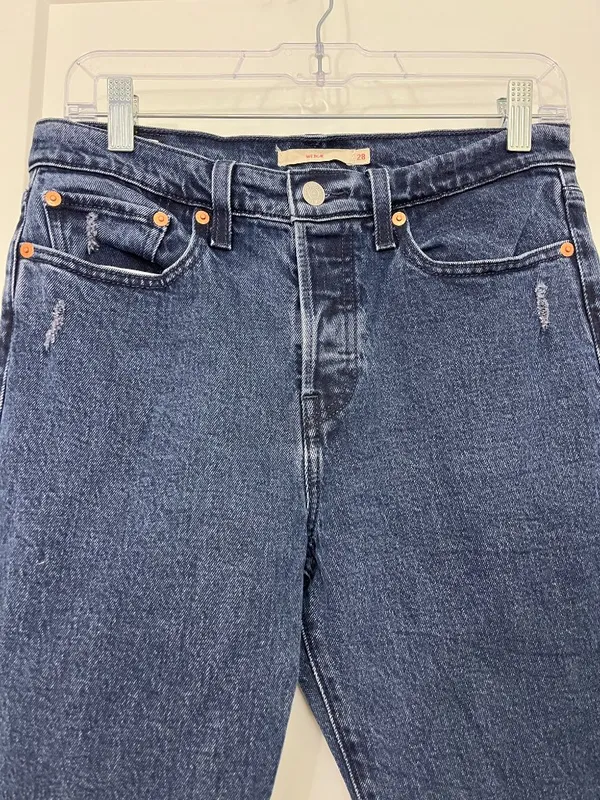 Levi's Size 28 Wedgie High Rise Ankle Jeans Dark Wash Raw Hem - Image 2