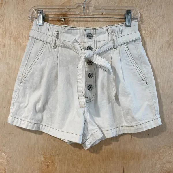 Abercrombie & Fitch Size 4 27 White Denim Paperbag Belted Shorts - Image 2