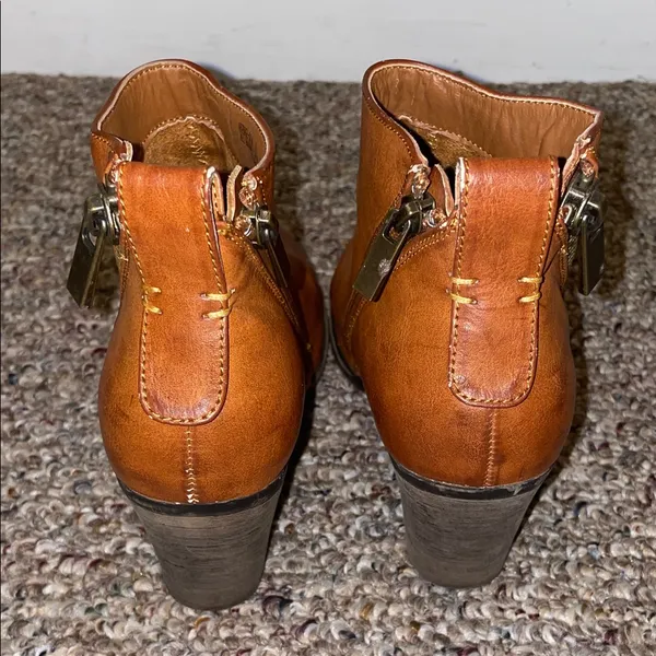 Womens BAMBOO Brown Ankle Booties With Chunky Heel - Image 4