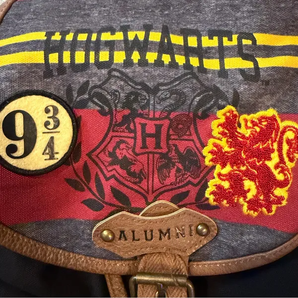 Harry Potter Hogwarts Gryffindor Backpack Alumni Satchel Tote 9 3/4 Wizard World - Image 4