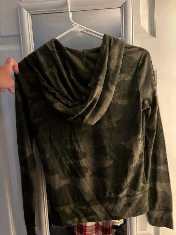 Aeropostale Camo Zip Up Sweatshirt - Image 2