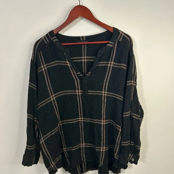 Jane and Delancey Black Checkered V-Neck Blouse - Image 3