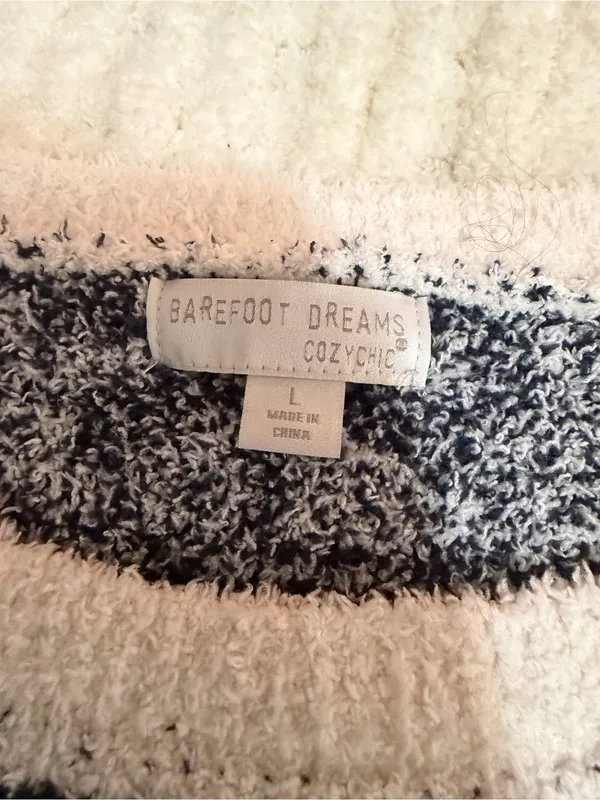 Barefoot dreams cozy chic seaside crewneck Pullover size large - Image 3