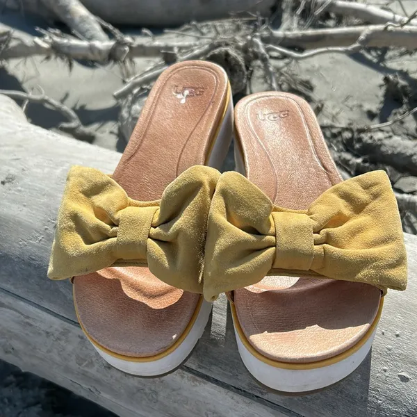 UGG Yellow Bow Platform Sandals Size 6.5 - Image 7