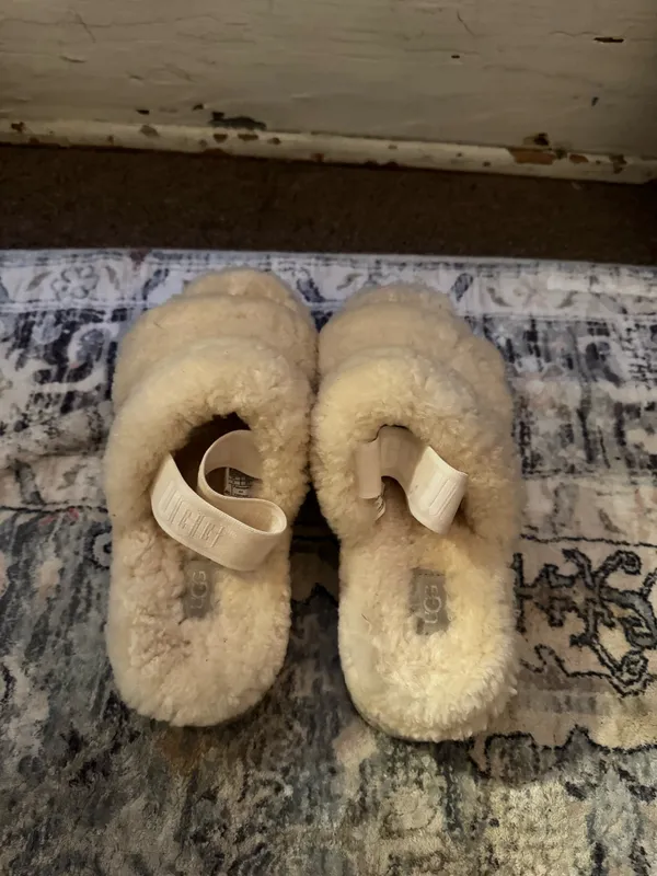 UGG cream Sherpa platform shoes - Image 2