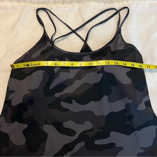 Old Navy Active Powersoft Athletic Tank Top Women’s Size XL Gray Black Camo - Image 11