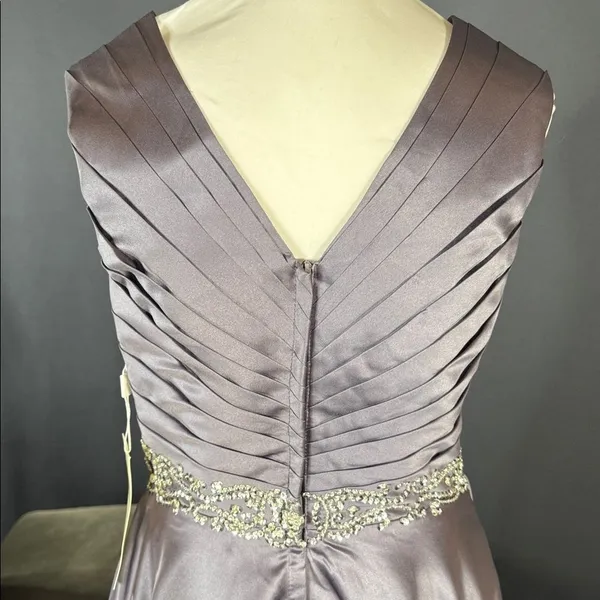 Women’s V-Neck Full Length Satin Formal Prom Dress Zip Up Back Size S NWT - Image 6