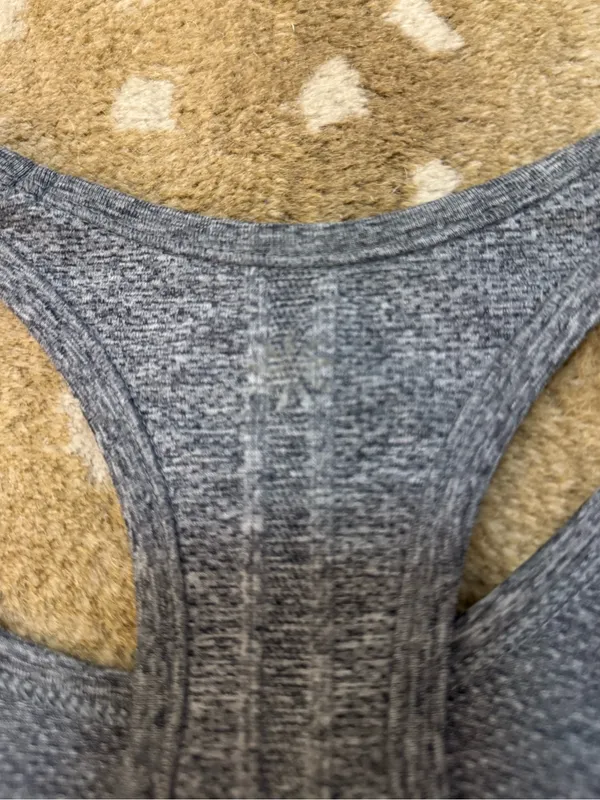 Athleta Seamless Ruched Racerback Athletic Tank Gray Space Dye Size small - Image 6