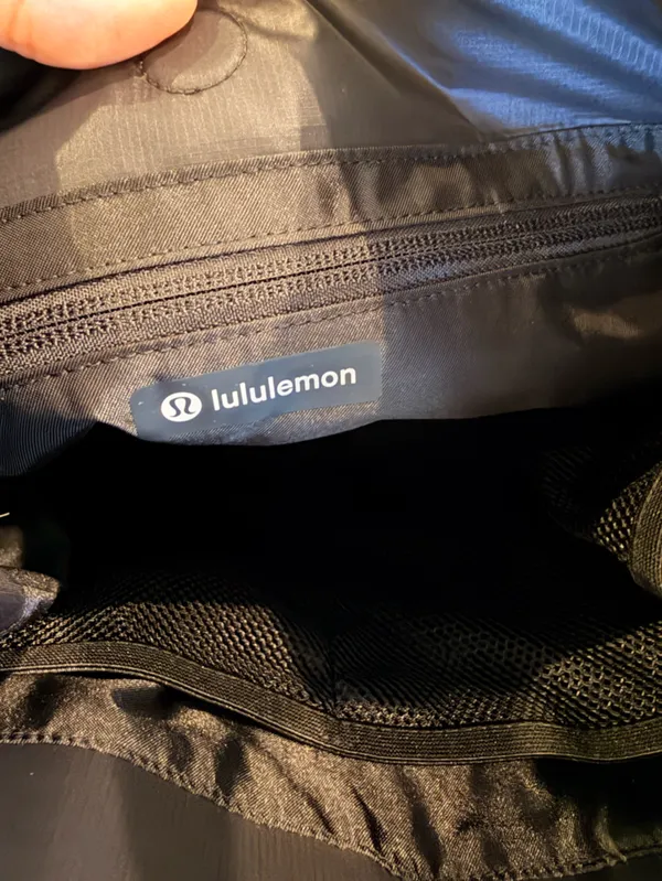 Lululemon Quilty Pleasures Shoulder Bag 14L black Sold out online NWT - Image 14