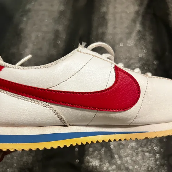 Womens sz8.5 Nike Cortez lowtops - Image 9