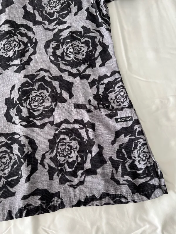 Grey And Black Rose Print Scrub Top Gray Size XS - Image 3
