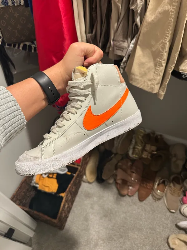 Nike High-Tops 9.5  - Image 3