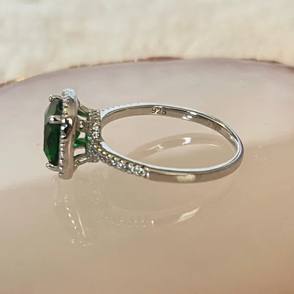 925 Sterling Silver Green CZ Halo Ring Size 10.75 Cushion Cut Emerald Green - Image 2