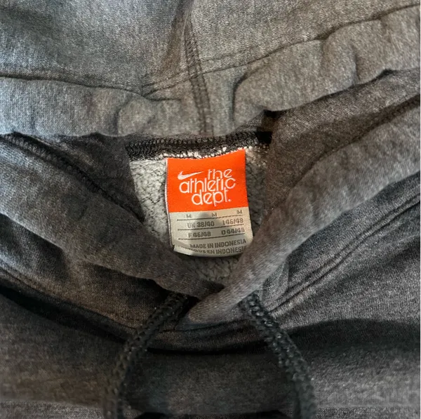 Vintage Nike Hoodie - Image 2