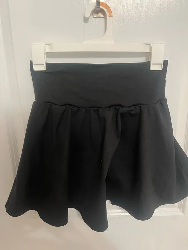 Old Navy Black Skirt - Image 2
