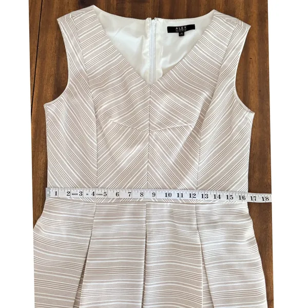 Alex‎ Marie Beige White Striped V-Neck Pleated Sheath Dress Womens Size 12 - Image 10