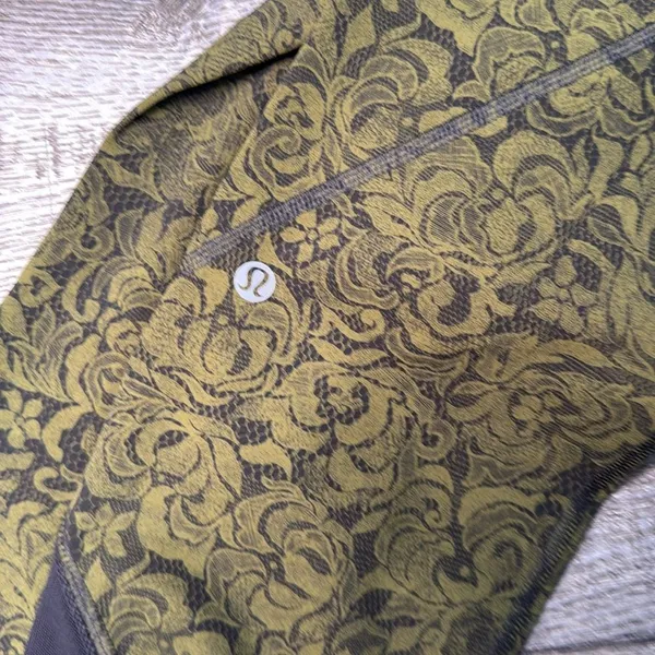 Lululemon Athletica Crop Pencil Lace Brave Olive Black / Black - Image 9