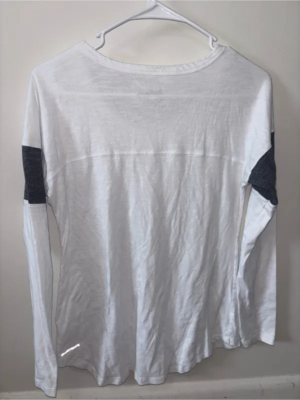 Reebok White Long Sleeve Tee with Gray Sleeve Panels - Image 2