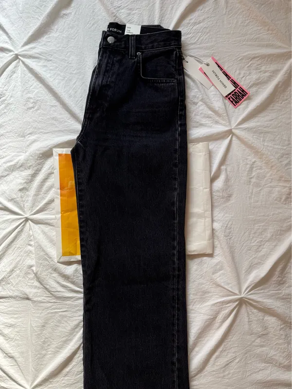 Aritzia Denim Forum The Farrah Hi-Rise Wide Jean Black Eyeliner - Image 6