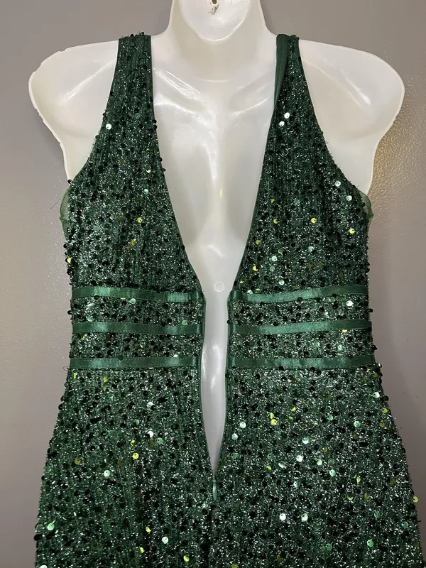 FAERIESTY Dress Womens Medium Green Sequin V-Neck Fit & Flare Maxi Formal Gown - Image 12